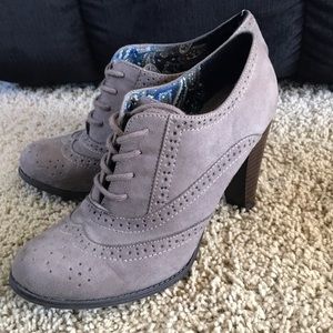 Gray Oxford Heels